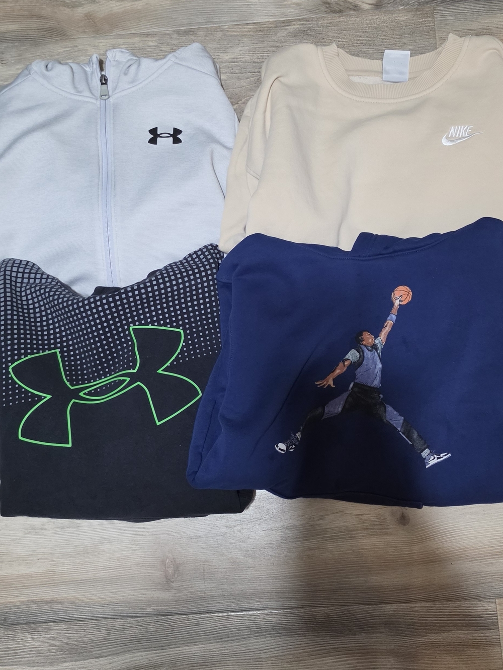 Bundle Of 4 - Nike/underarmour Size Large - Kids